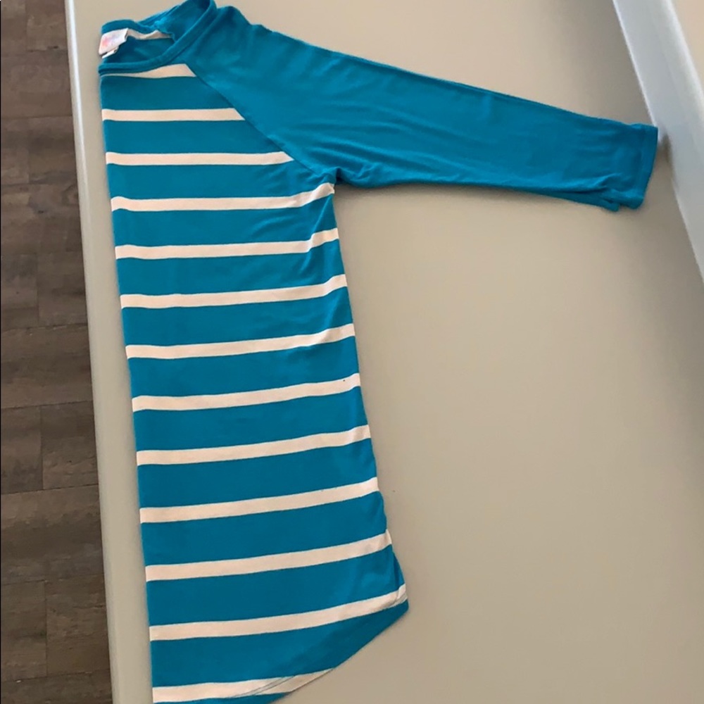 XS Lularoe Randy tee - Picture 2 of 3